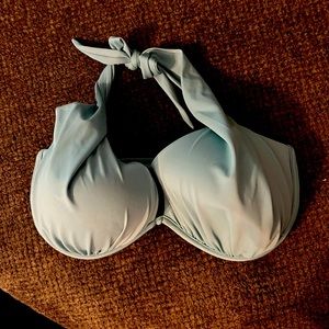 NWOT Venus bikini top. Teal.